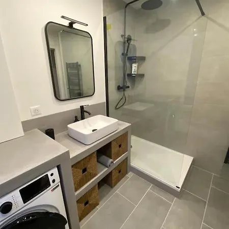 Apartment Bright Modern Apartment, 2 Bedrooms, 6 Guests Paris