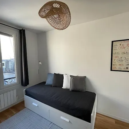 Bright Modern Apartment, 2 Bedrooms, 6 Guests Apartment *