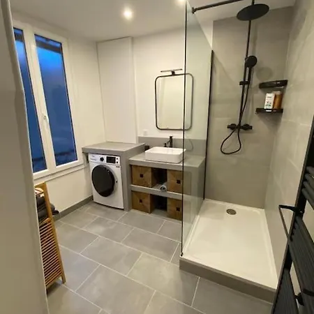 Apartment Bright Modern Apartment, 2 Bedrooms, 6 Guests Paris