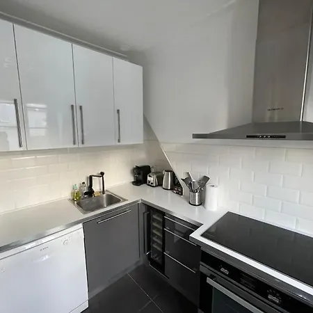 Bright Modern Apartment, 2 Bedrooms, 6 Guests Apartment Paris